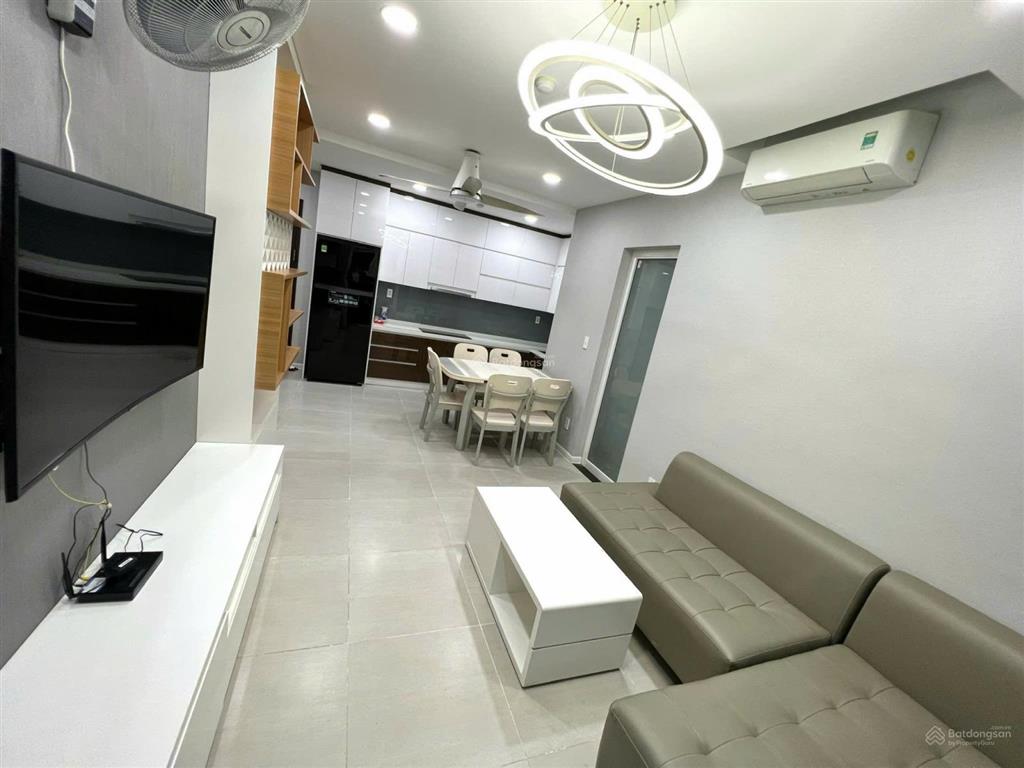Bán gấp căn hộ xigrand court, q10, 75m2, 2pn,2wc, sổ hồng riêng, giá 6,7 tỷ, view đẹp, 0976 028 ***