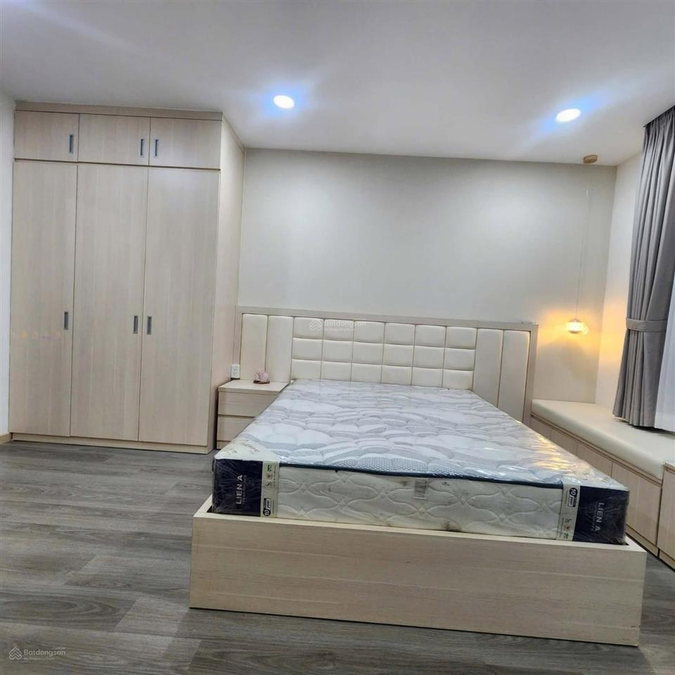 Bán gấp căn hộ him lam, q6, 97m2, 2pn, 2wc, nội thất, lầu cao, có sổ, giá 4,8 tỷ.  0976 028 ***