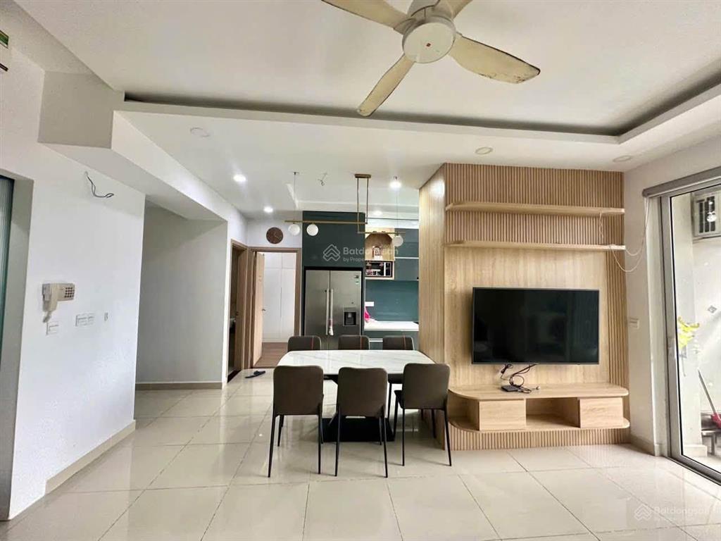 Cần cho thuê căn hộ golden mansion, 75m2, 2pn, đủ nội thất, giá 18tr/tháng, nhà đẹp.  0976 028 ***