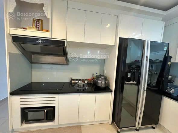 Cho thuê căn hộ sky center, tân bình, 96m2, 3pn, 2wc, full nội thất, giá 22tr/tháng.  0976 028 ***