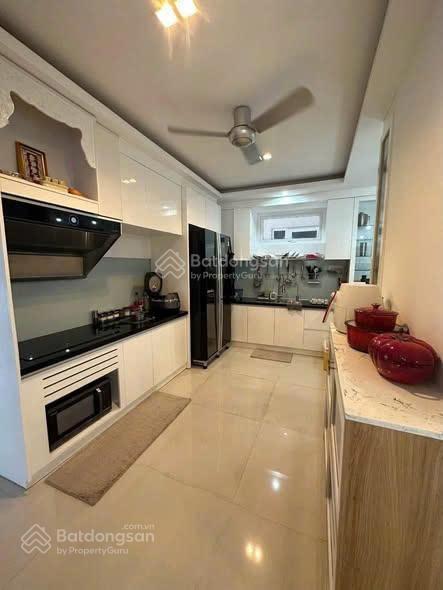 Cho thuê căn hộ sky center, tân bình, 96m2, 3pn, 2wc, full nội thất, giá 22tr/tháng.  0976 028 ***