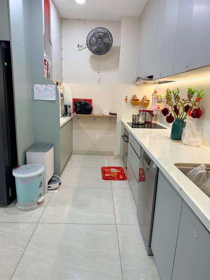 Cho thuê căn hộ park legend, 99m2, 3pn, 2wc, đủ nội thất, ở liền, giá 22 triệu/tháng.  0976 028 ***