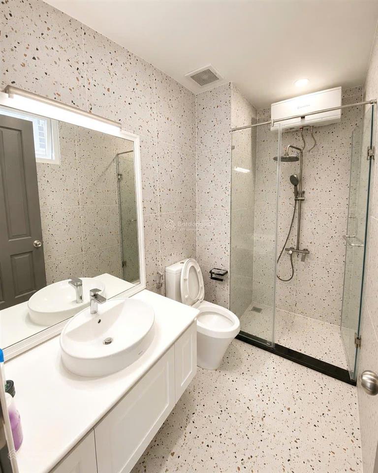 Hạ giá bán gấp căn hộ sky center, 139m2, 3pn, 3wc, lầu trung, giá 9,5 tỷ (giá thật).  0976 028 ***