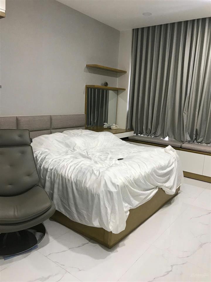 Cần bán căn hộ chung cư kingston, 80m2, 2pn,2wc, đủ nội thất, có sổ, giá 7,1 tỷ.  0976 028 ***