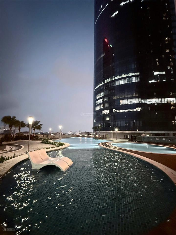Suất ngoại giao  không thể bỏ lỡ  bán căn 121 m2  ga metro tàu điện  cực đẹp bc thoáng mát