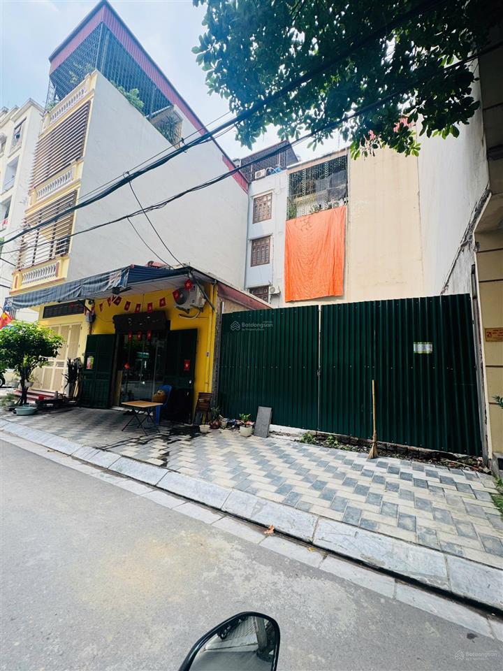 Bán gấp 80m2 đất phố trung kính đôi phân lô, ô tô tránh, 2 thoáng, xây văn phòng giá 28,8 tỷ