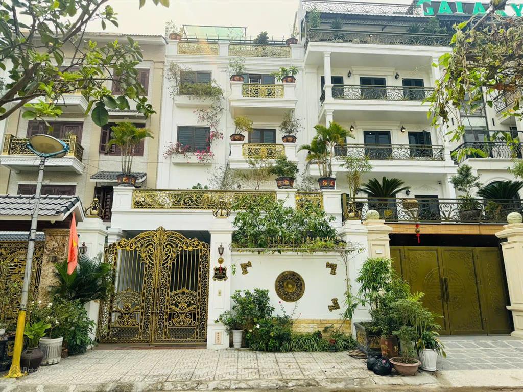 Chính chủ bán liền kề tasco  foresa xuân phương 100m2, 2 thoáng, vỉa hè rộng, kinh doanh giá 21 tỷ