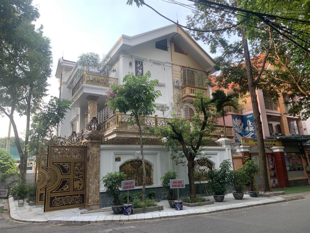 Chính chủ bán gấp biệt thự kđt mỹ đình 2  122m2, vỉa hè 2 bên, kinh doanh sầm uất giá 37 tỷ.