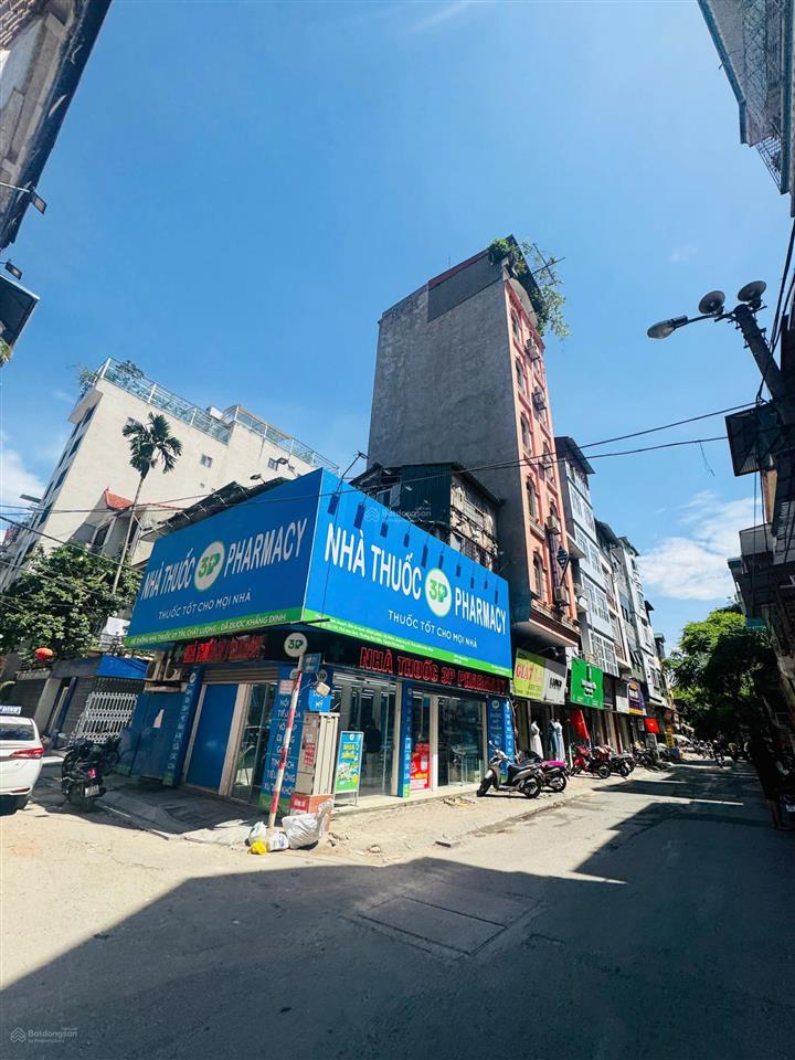 Chính chủ bán nhà mặt phố mai dịch 70m2  7 tầng thang máy, 2 thoáng, vỉa hè kinh doanh giá 29 tỷ.