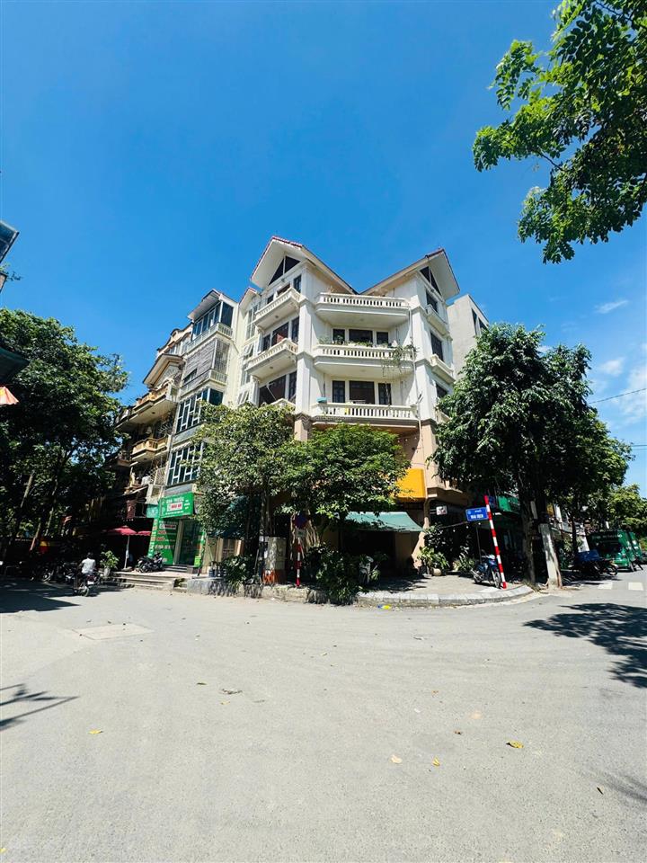 Chính chủ bán nhà mặt phố mai dịch 70m2  7 tầng thang máy, 2 thoáng, vỉa hè kinh doanh giá 29 tỷ.