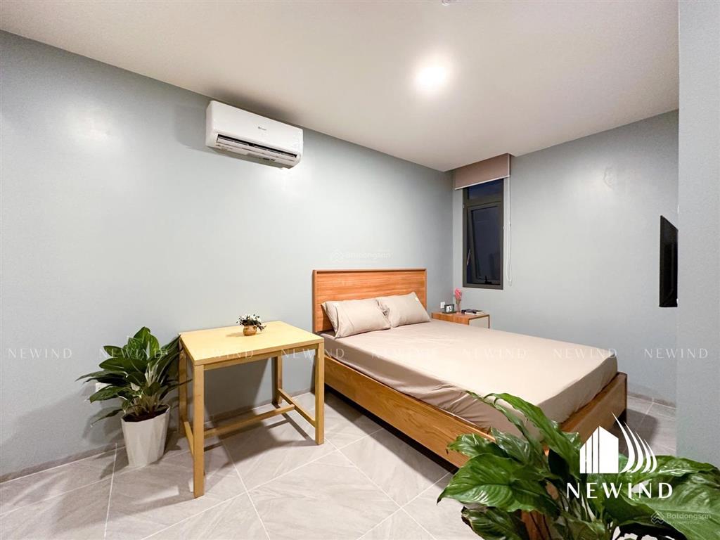 Cho thuê căn hộ studio/1pn ban công/cửa sổ gần lotte mart,him lam,rmit sát vách q1,q4