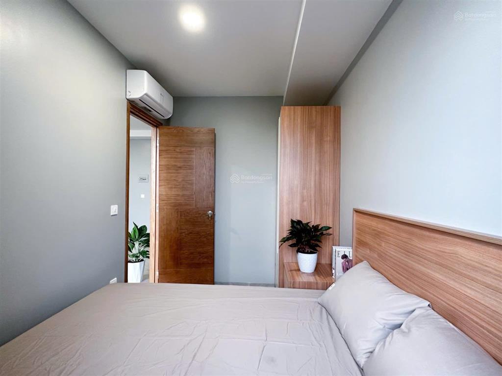 Cho thuê căn hộ studio/1pn ban công/cửa sổ gần lotte mart,him lam,rmit sát vách q1,q4