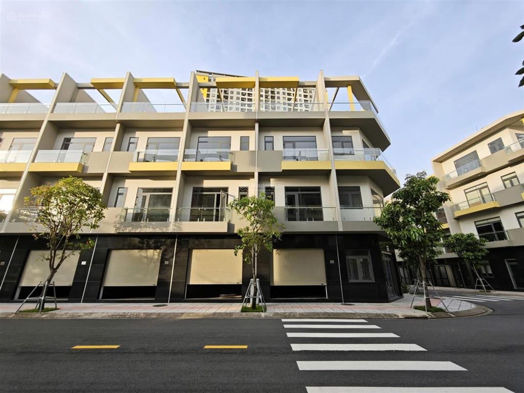 Chính chủ bán nhà phố giá 8tỷ200 ngay làng đại học quốc gia, có thương lượng