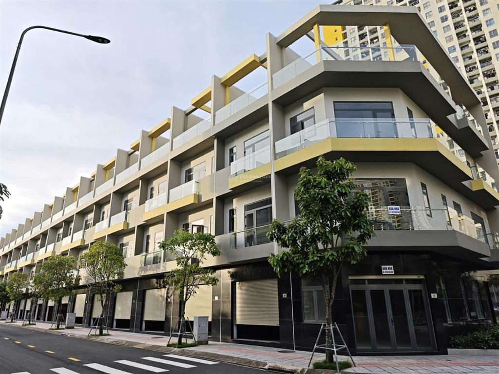 Chính chủ bán nhà phố giá 8tỷ200 ngay làng đại học quốc gia, có thương lượng