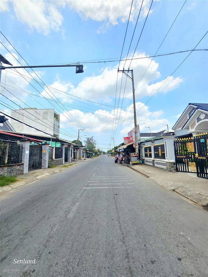 Chuyển nhượng lô đất 2000m2, 2 mặt tiền đường xã bình chánh gần đường hoàng phan thái và quốc lộ 1