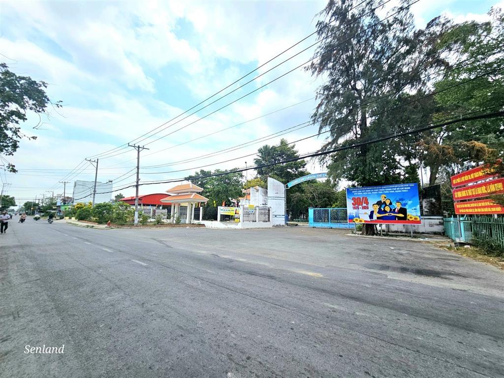 Chuyển nhượng lô đất 2000m2, 2 mặt tiền đường xã bình chánh gần đường hoàng phan thái và quốc lộ 1