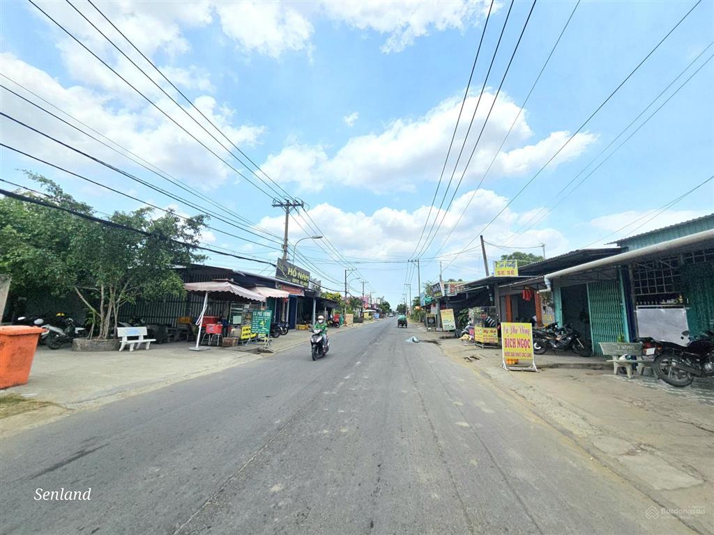 Chuyển nhượng lô đất 2000m2, 2 mặt tiền đường xã bình chánh gần đường hoàng phan thái và quốc lộ 1