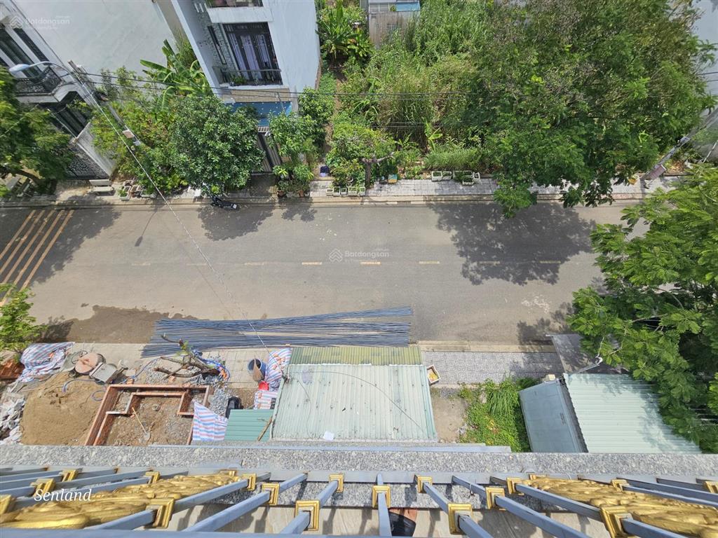 Cho thuê nhà 4 tầng sân thượng, đường 12m, phường long trường quận 9