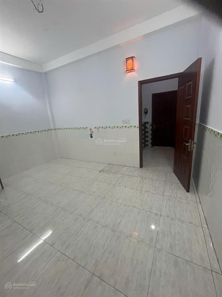 Bán nhà 4 tầng, 8 phòng ngủ, 8 vệ sinh cách nguyễn thị định khoảng 15m gần chợ chiều