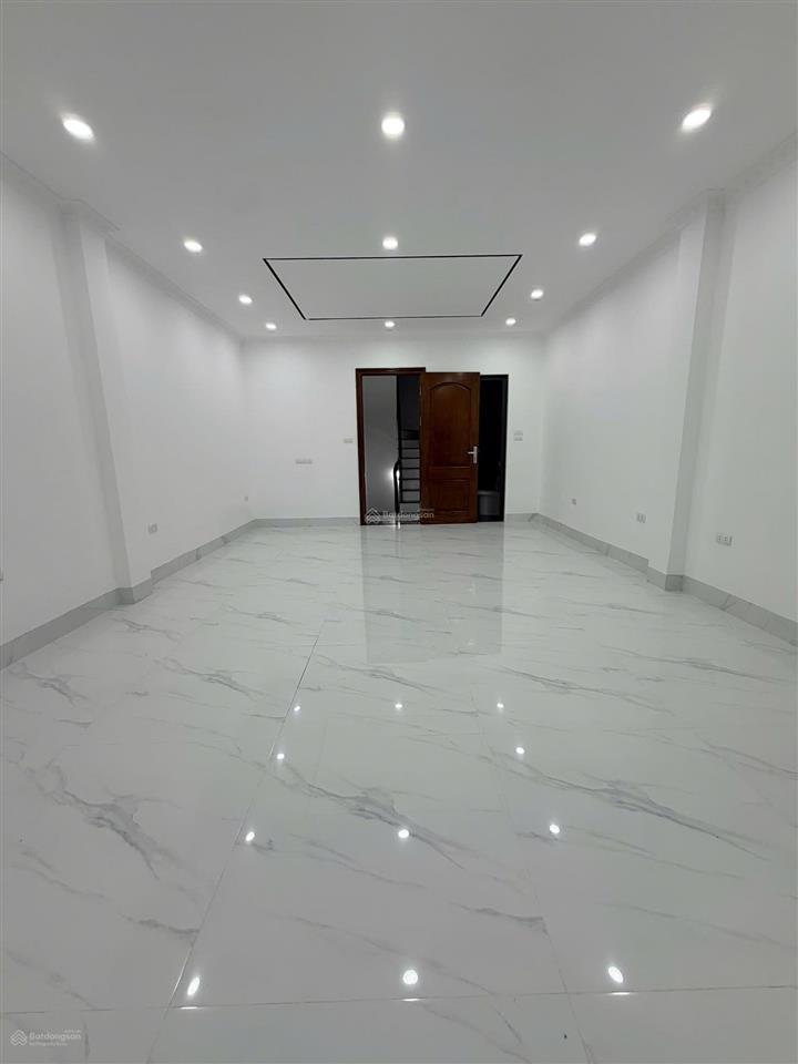 Phố đi bộ trịnh công sơn  view hồ tây  7 tầng thang máy  kinh doanh đỉnh cao