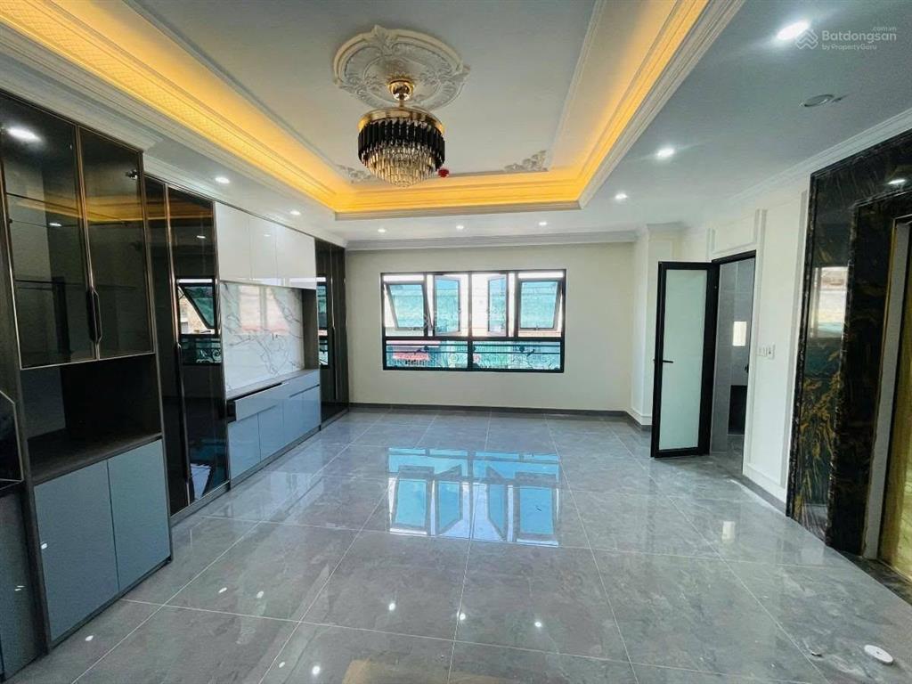 Building 8 tầng ba đình mặt tiền 7m ô tô tránh thang máy kinh doanh siêu dòng tiền