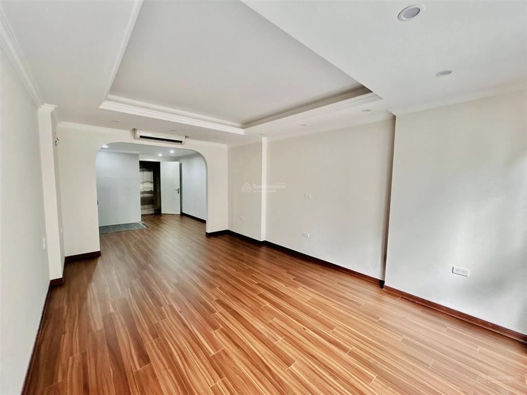 Nhà mới hào nam, đống đa ngõ thông, kinh doanh khủng, thang máy, 55m2*7t giá 23 tỷ