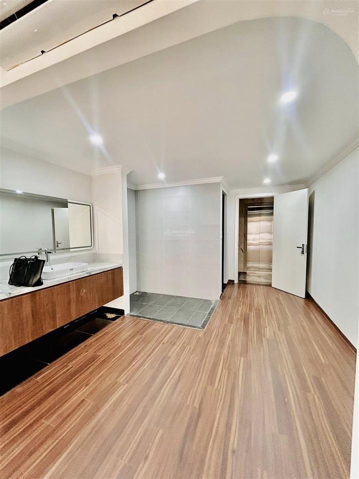 Nhà mới hào nam, đống đa ngõ thông, kinh doanh khủng, thang máy, 55m2*7t giá 23 tỷ