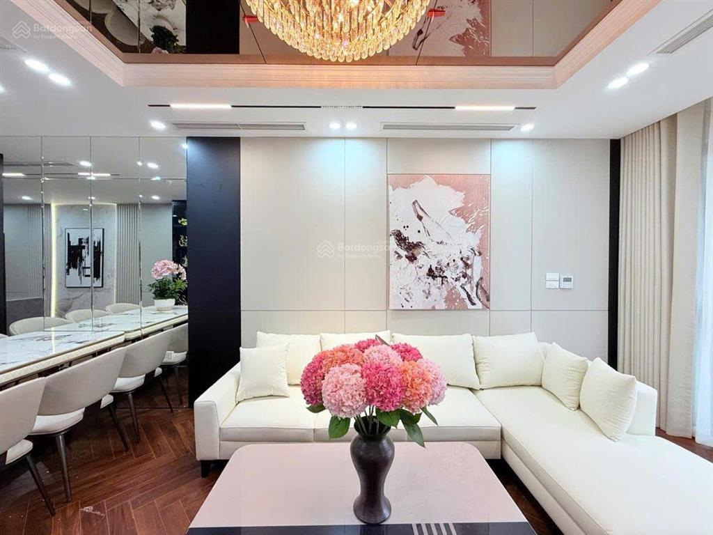 Bán nhà mặt phố mai dịch, cầu giấy 60m2 x 7 tầng thang máy, ô tô tránh kinh doanh đỉnh cao 32.5 tỷ