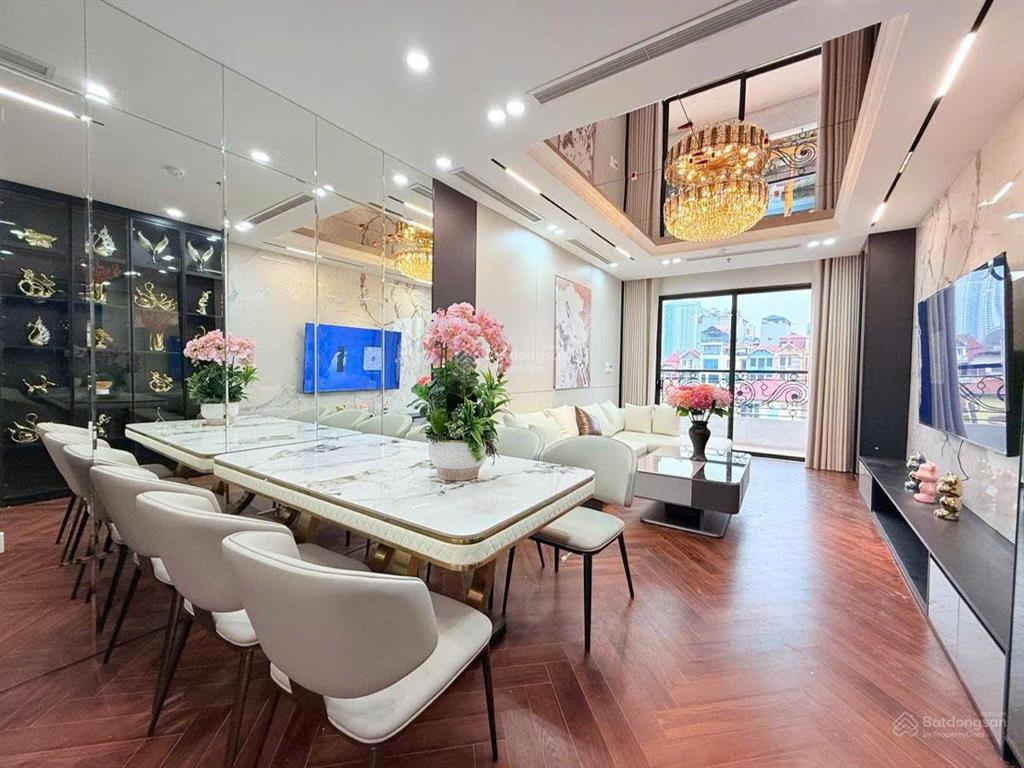 Bán nhà mặt phố mai dịch, cầu giấy 60m2 x 7 tầng thang máy, ô tô tránh kinh doanh đỉnh cao 32.5 tỷ