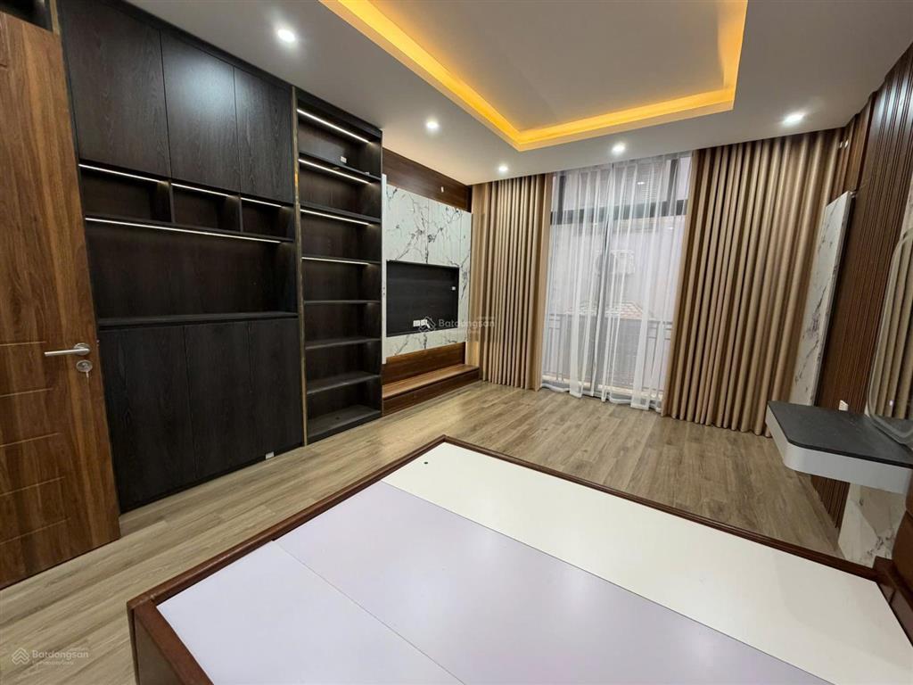 Bán nhà mới trung kính, quận cầu giấy 70m2 x 8 tầng thang máy, ô tô 7 chỗ vào nhà  29.8 tỷ