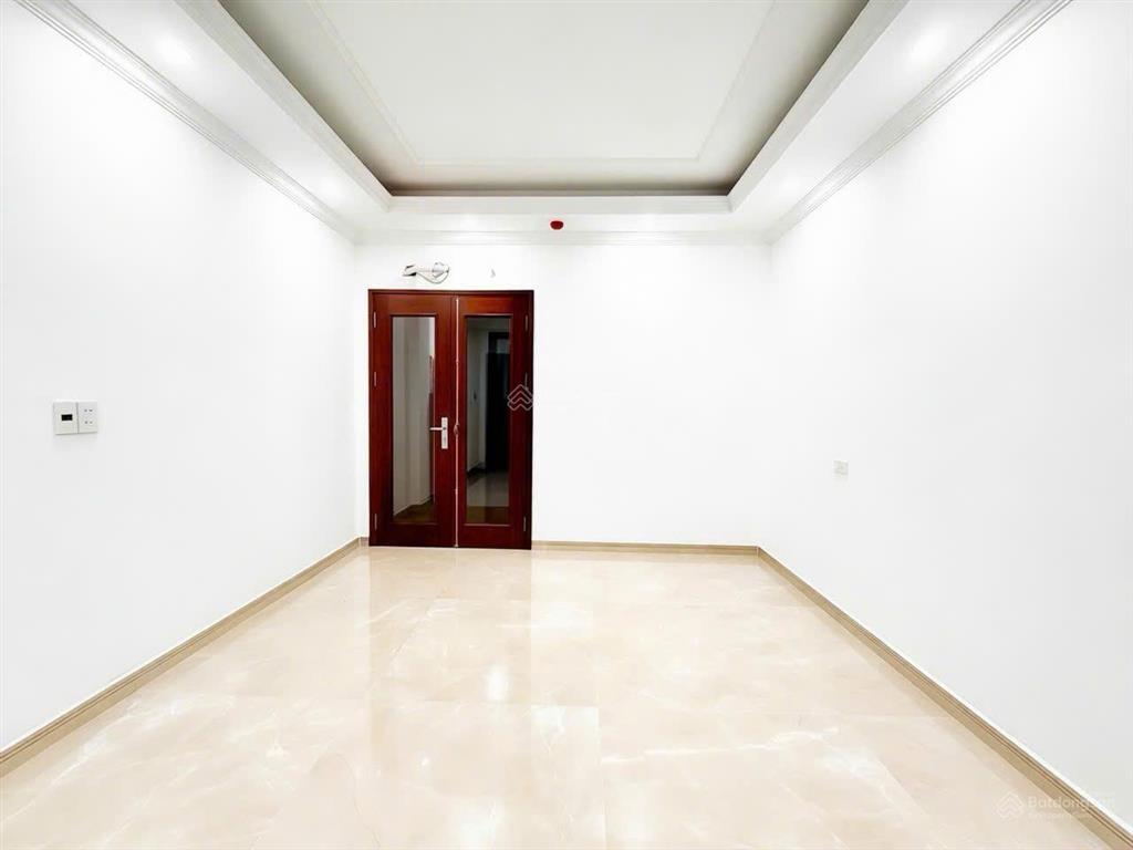Bán nhà mới đường 800a, cầu giấy 50m2x7t thang máy, ô tô tránh, thông  26,8 tỷ
