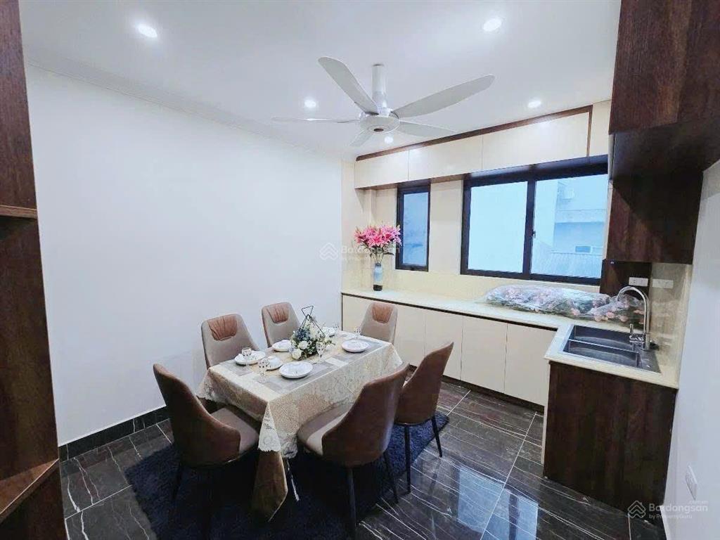 Bán nhà mới siêu đẹp phố dương quảng hàm, cầu giấy 50m2x7t thang máy, ô tô vào  22,8 tỷ