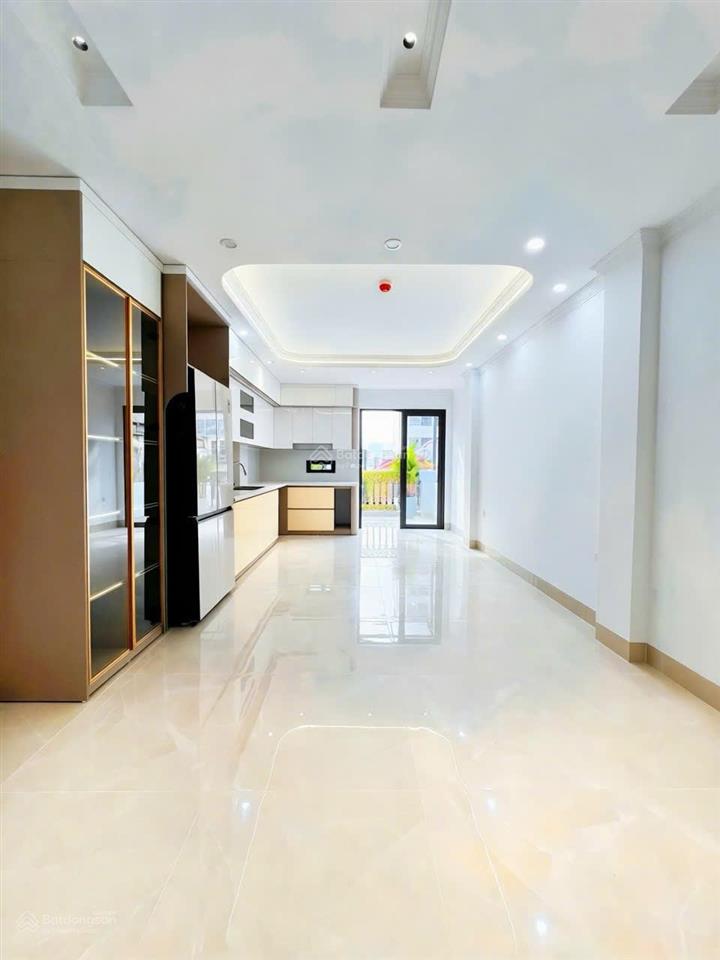 Bán nhà mới trần quốc hoàn, cầu giấy 45m2x7t thang máy, ô tô tránh, vỉa hè chỉ 21 tỷ