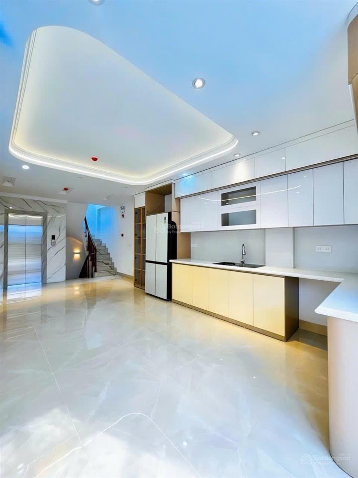 Bán nhà mới trần quốc hoàn, cầu giấy 45m2x7t thang máy, ô tô tránh, vỉa hè chỉ 21 tỷ