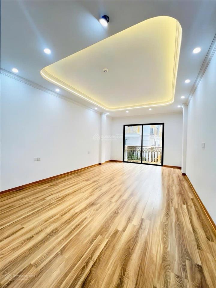 Bán nhà mới trần quốc hoàn, cầu giấy 45m2x7t thang máy, ô tô tránh, vỉa hè chỉ 21 tỷ