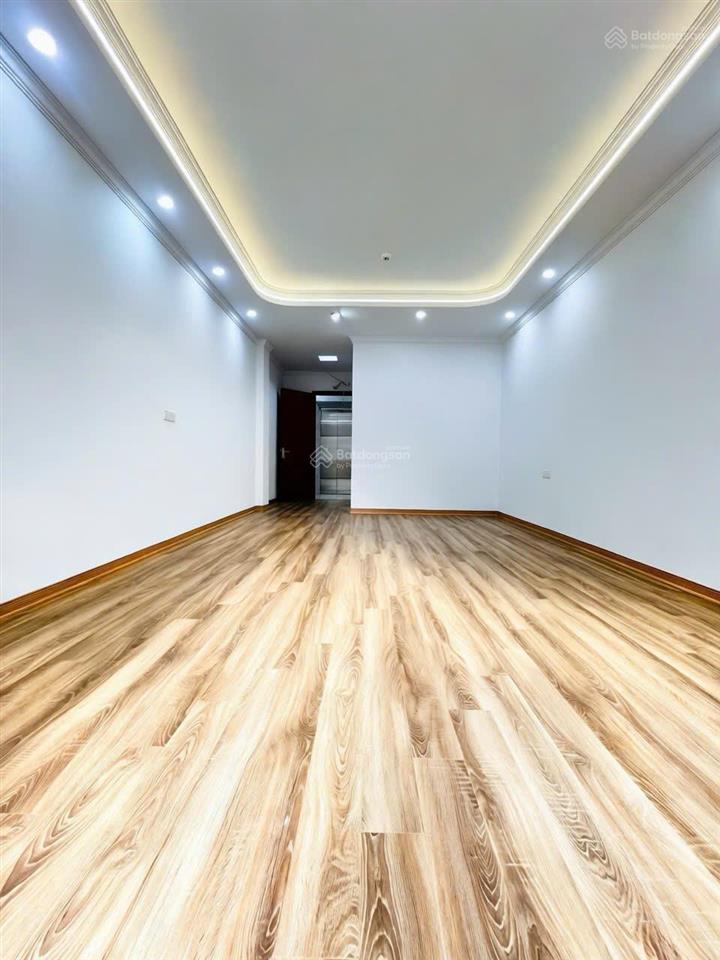 Bán nhà mới trần quốc hoàn, cầu giấy 45m2x7t thang máy, ô tô tránh, vỉa hè chỉ 21 tỷ