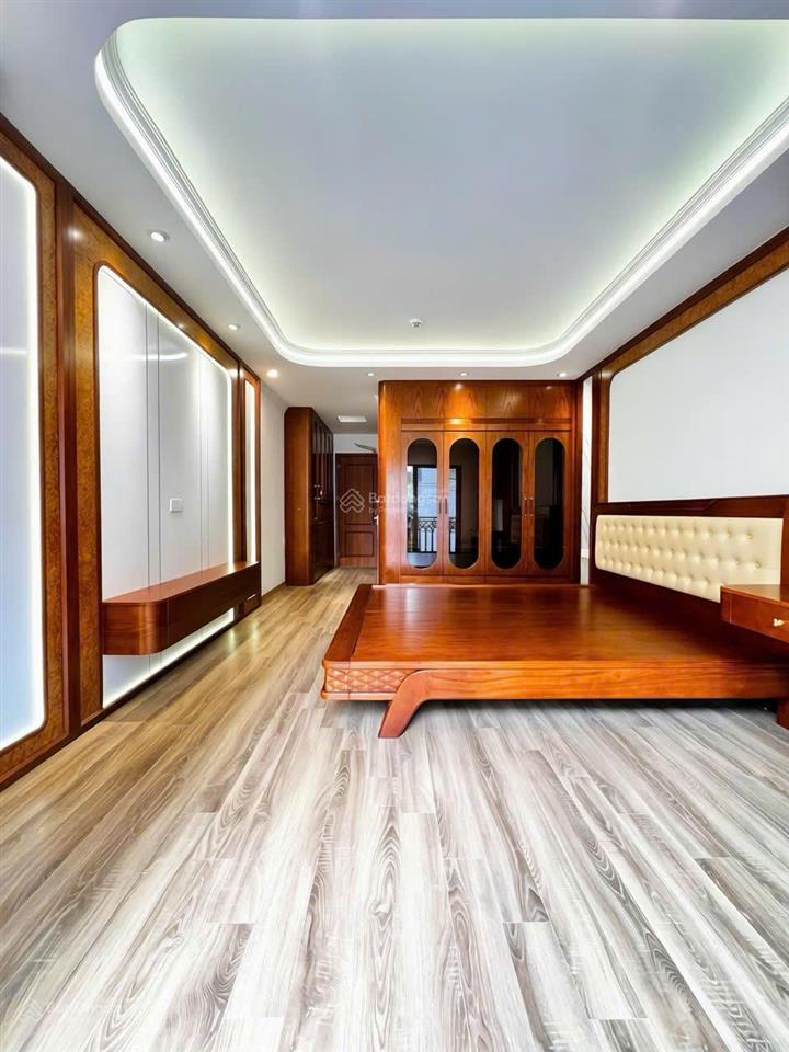 Bán nhà mới trần quốc hoàn, cầu giấy 45m2x7t thang máy, ô tô tránh, vỉa hè chỉ 21 tỷ