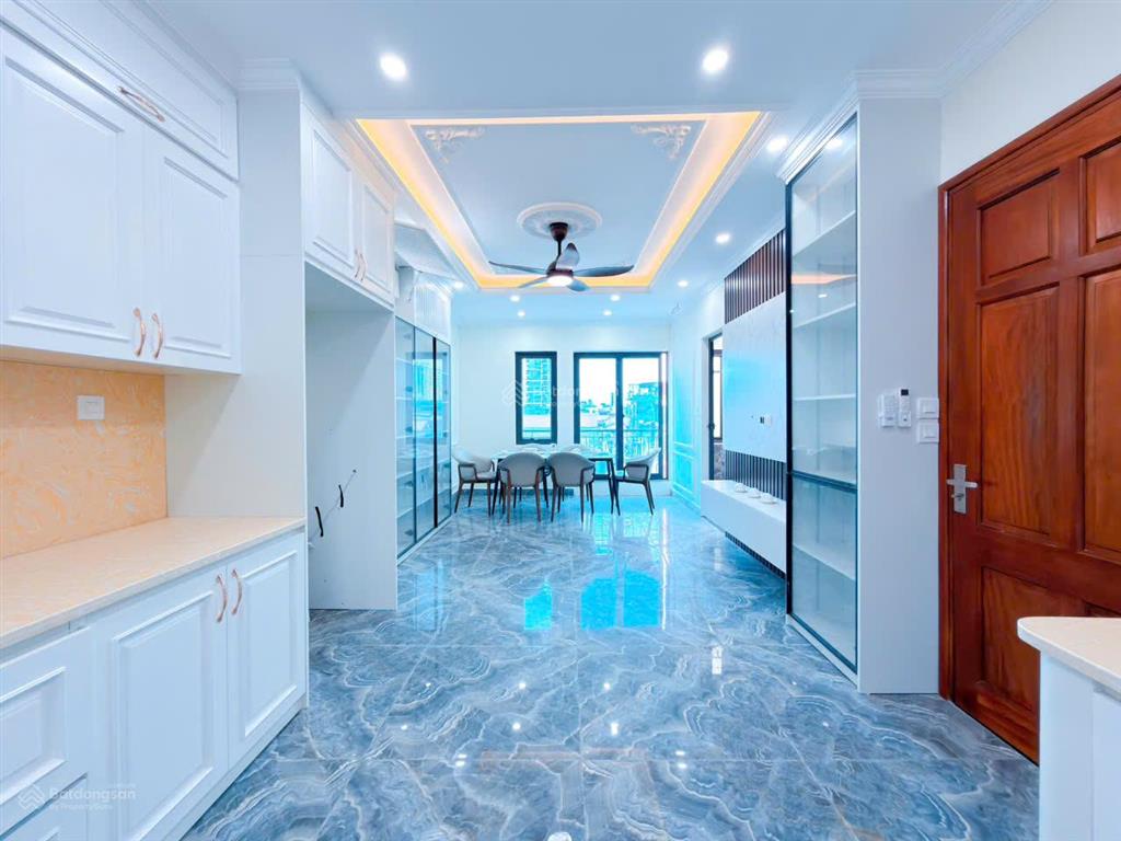 Bán nhà mới đội nhân, ba đình  45m2 x 7 tầng thang máy  ô tô vào  giá 24.5 tỷ