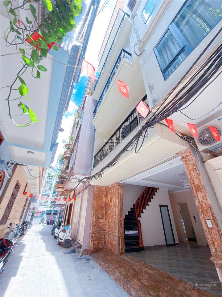 Bán nhà mới đội nhân, ba đình  45m2 x 7 tầng thang máy  ô tô vào  giá 24.5 tỷ