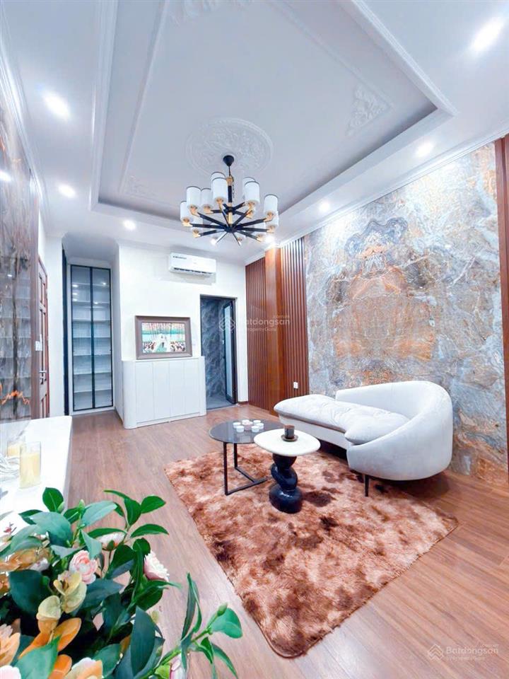 Bán nhà mới đội nhân, ba đình  45m2 x 7 tầng thang máy  ô tô vào  giá 24.5 tỷ