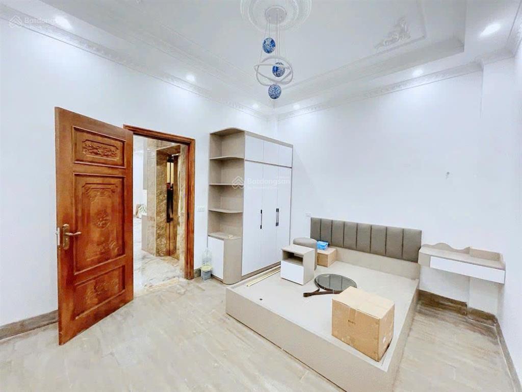 Bán nhà văn cao, ba đình 55m2 6t thang máy ô tô vf3 vào 2 mặt thoáng gần hồ tây 19.5 tỷ
