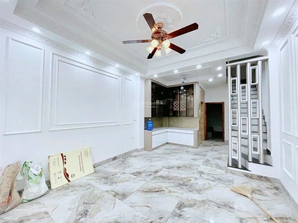 Bán nhà văn cao, ba đình 55m2 6t thang máy ô tô vf3 vào 2 mặt thoáng gần hồ tây 19.5 tỷ