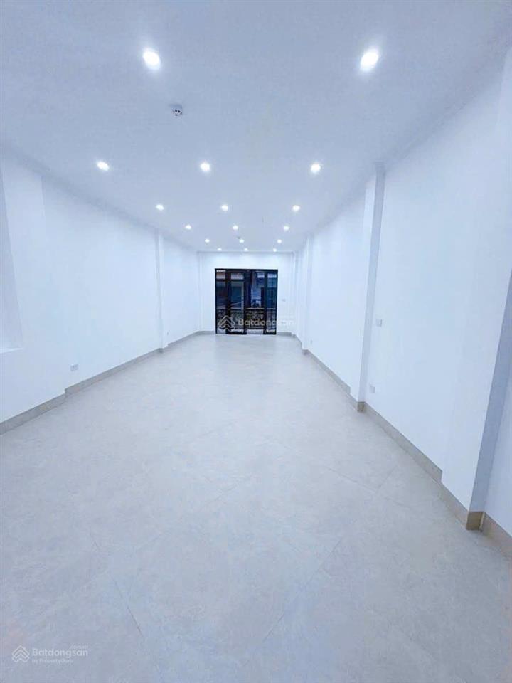 Bán nhà mới phân lô, ô tô tránh, vỉa hè, thang máy 70m2x6t 23.5 tỷ kim đồng, hoàng mai