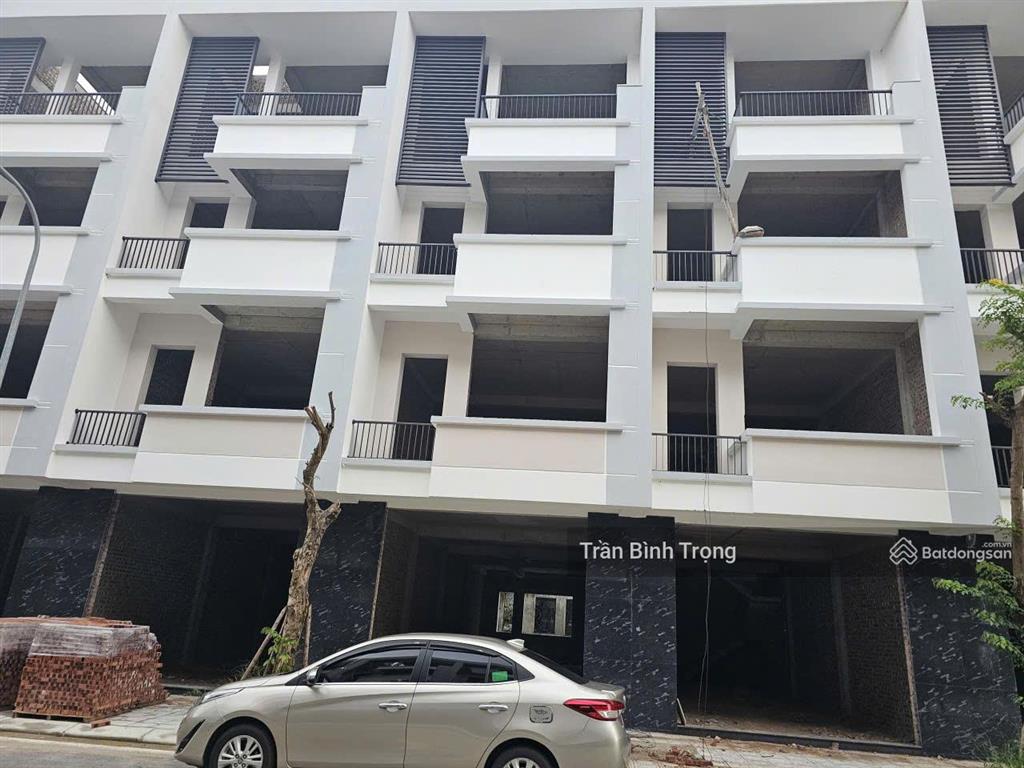 Cần bán nhà 4 tầng 105m2, 5.9 tỷ xây thô băng 2 phạm văn đồng, tích sơn, vĩnh yên