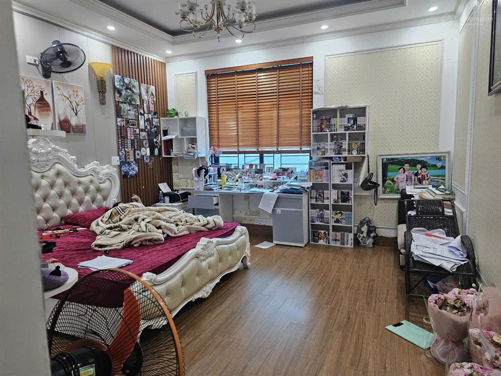 Bán nhà 3 tầng mặt phố phan chu trinh, vĩnh phúc giá tot, 170m2, 8m mặt tiền