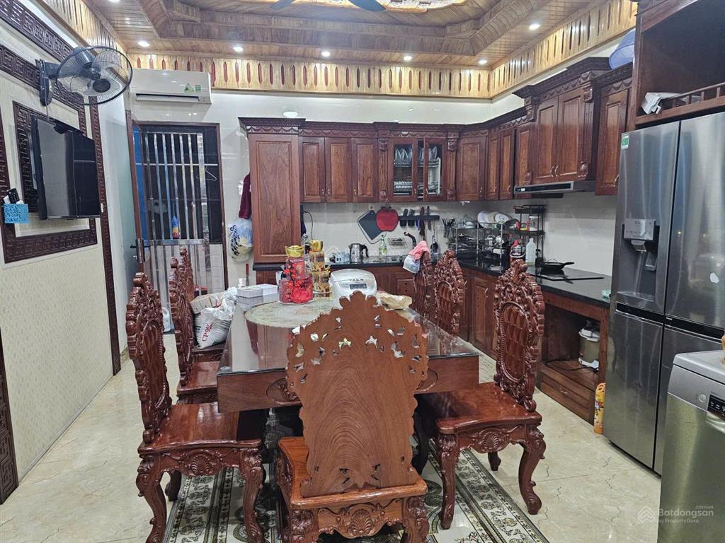 Bán nhà 3 tầng mặt phố phan chu trinh, vĩnh phúc giá tot, 170m2, 8m mặt tiền