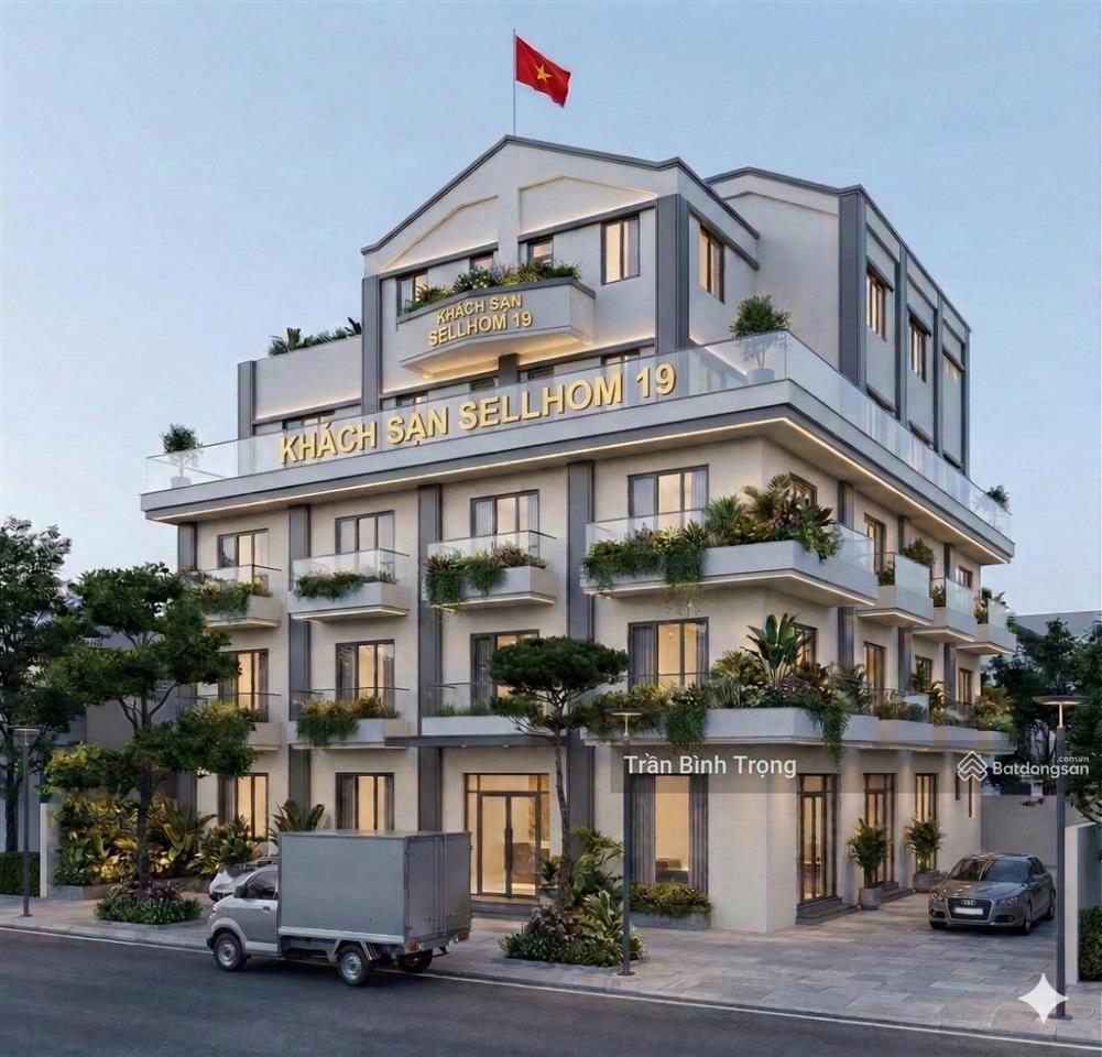 Cho thuê khách sạn mặt phố đường hùng vương, giá 65 triệu, 2500 m2, 30pn, 30wc, 8 tầng