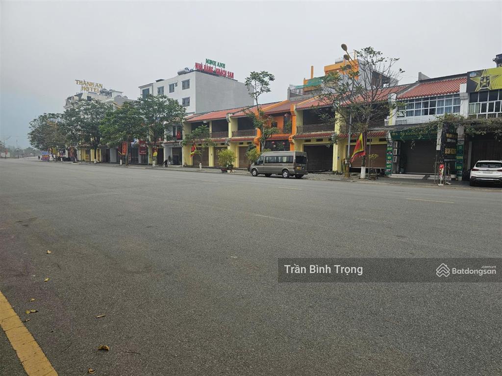 Bán nhà mặt phố 160m2, 3 tỷ tại cổng tây thiên, đại đình, phú thọ, view đẹp, trung tâm lễ hội