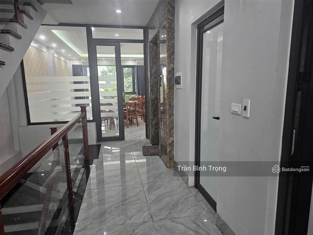 Cần bán nhanh nhà mặt phố 4 tầng 100m2, xây mới, 6,5 tỷ, thang máy tại vĩnh yên, vĩnh phúc