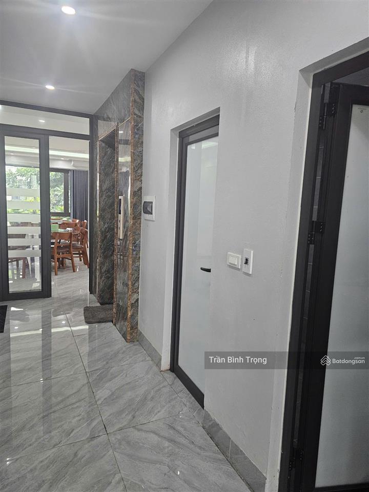 Cần bán nhanh nhà mặt phố 4 tầng 100m2, xây mới, 6,5 tỷ, thang máy tại vĩnh yên, vĩnh phúc